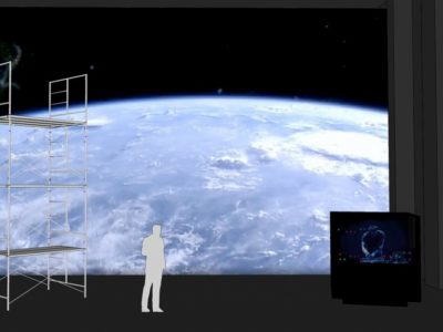 Un personnage sur scène devant une image de la Terre depuis l'espace